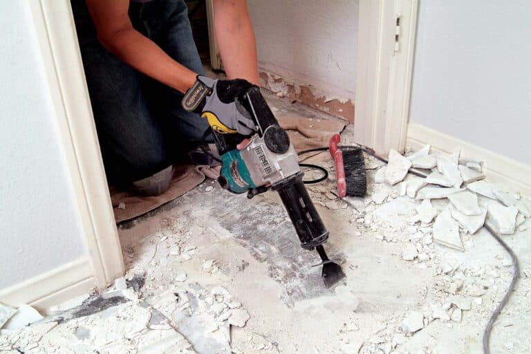 handyman - Kako bezbedno ukloniti stare podove i kosuljice - radovi u toku